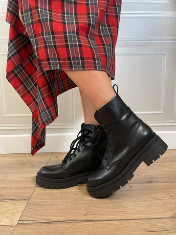 Anfibio nero - Ovyé