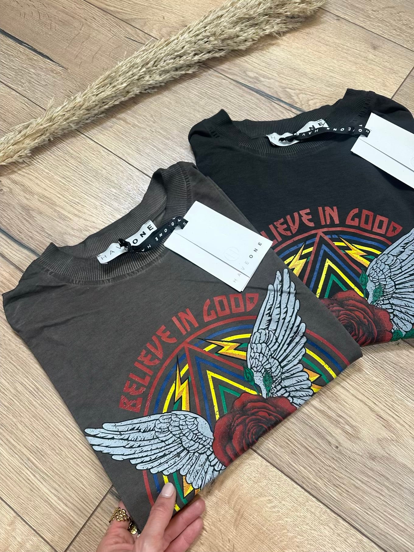 T-shirt Believe in good rose - Haveone