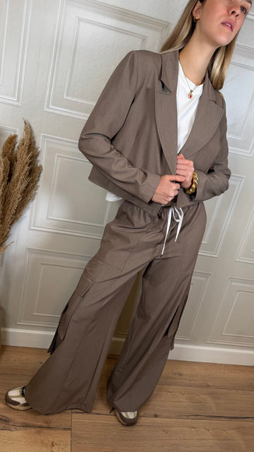 Completo giacca e pantalone cargo con coulisse - Tensione In