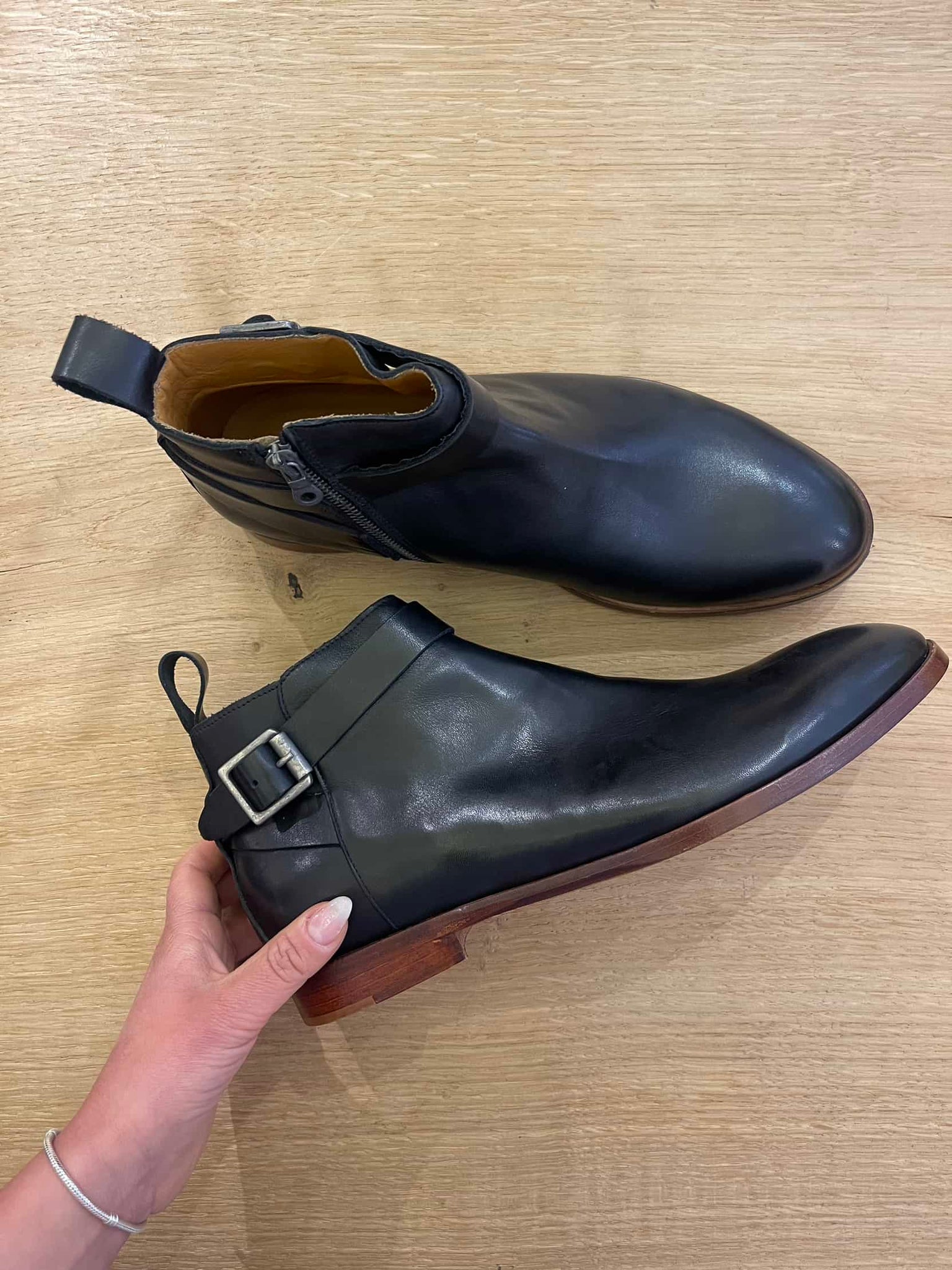 Stivaletto in pelle nero - Exibit